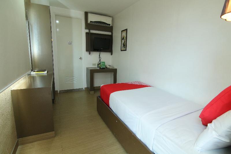 Oyo 24H City Hotel Near Makati Medical Center Makati City Ngoại thất bức ảnh